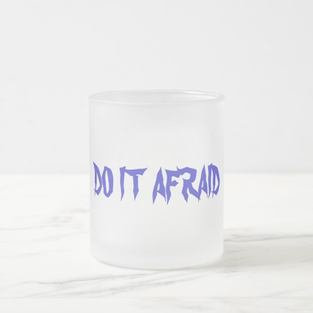 CANECA DE CAFÉ VIDRO JATEADO TEM MEDO DE MUG (Centro)