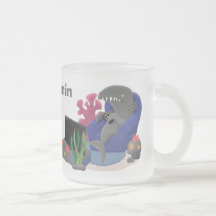 Caneca De Café Vidro Jateado Tubarão engraçado assistindo desenhos animados na 