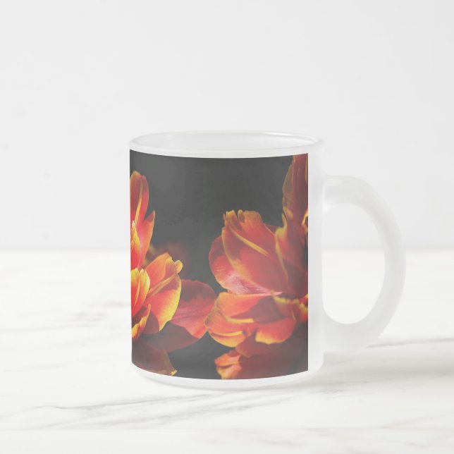 Caneca De Café Vidro Jateado Tulipas vermelhas fundo escuro (Direita)
