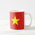 Caneca De Café Vietnã Bandeira Cerâmica Café Mug<br><div class="desc">Abraçar o espírito do Vietnã com esta linda caneca de café cerâmico com vermelho e amarelo vibrantes da bandeira do Vietnã. Disponível nos tamanhos de 11oz e 15oz, esta caneca é perfeita para apreciar seu café ou chá cotidiano enquanto mostra orgulhosamente sua conexão com o Vietnã. Um presente maravilhoso para...</div>
