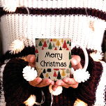 Caneca De Café Vintage Charm: Padrão da Árvore de Natal<br><div class="desc">Enrole seus presentes de férias em elegância eterno com o nosso papel de embrulho 'Vintage Charm', com um padrão nostálgico inspirado em filmes clássicos de Natal. Contra um fundo de papel rústico, desenhos de linhas encantadoras de árvores de Natal em amarelo, verde, vermelho e preto adornam graciosamente a superfície. Cada...</div>
