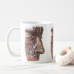 Caneca De Café Vintage Science Anatomia Humana, Face com Nariz<br><div class="desc">Ilustração vítrea da saúde humana e desenho da anatomia apresentando uma face de perfil sem pele apresentando nariz,  lábio superior e testa com vasos sanguíneos,  veias,  ligamentos,  tendões e músculos. Os olhos estão fechados. design excelente para geeks de ciência e biologia.</div>