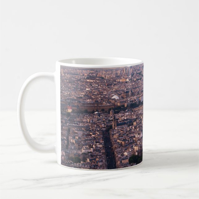 CANECA DE CAFÉ VISTA AERIAL DOS EDIFÍCIOS CIDADÃOS DURANTE O DIA (Esquerda)