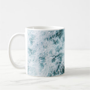 Caneca De Café Vista de cima das ondas oceânicas
