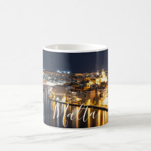Caneca De Café Vista de três cidades em Malta à noite