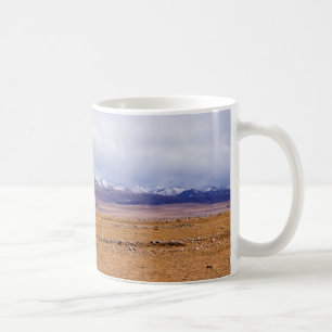 Caneca De Café Vista panorâmica típica da paisagem montanhosa -