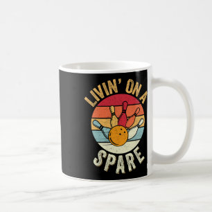 Caneca De Café Vivendo Em Um Bowlin Da Equipe De Boliches Engraça