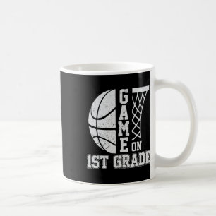 Caneca De Café Voltar Ao Jogo Da Escola Na Grama De 1rua Ki
