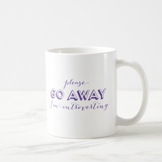 Caneca De Café Vou por favor afastado eu sou introverting roxo (Direita)