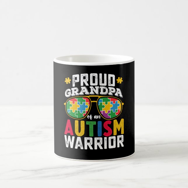 Caneca De Café Vovô Orgulhoso De Uma Família Guerreira Autismo (Centro)
