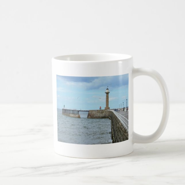 Caneca De Café Whitby no North Yorkshire, Inglaterra. (Direita)