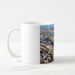 Caneca De Café Willemstad in Nederland met moderne haven.