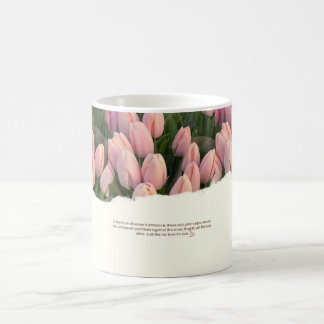 Caneca De Café Winter's Whisper Pink Tulips – Romantic Snowy Cup