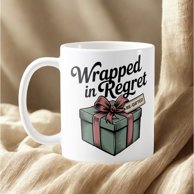 Caneca De Café Wrapped in Regret | Christmas Emotional Humor (Criador carregado)
