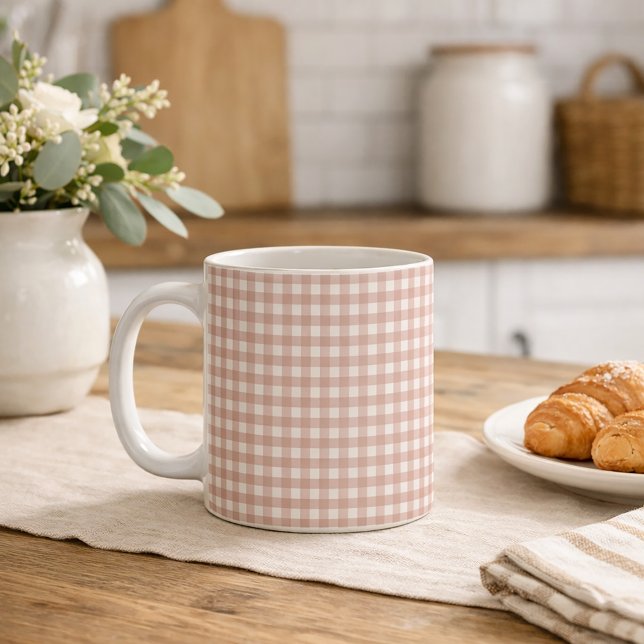 Caneca De Café Xadrez clássico rosa e branco  (A mug with a pink and white gingham pattern.)