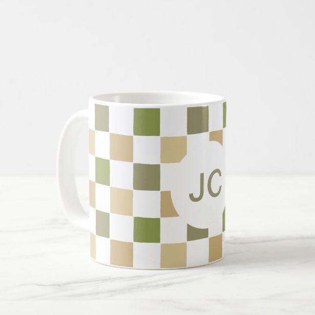 Caneca De Café Xadrez Verde Bege Moderno Simples Monograma (Frente Esquerda)