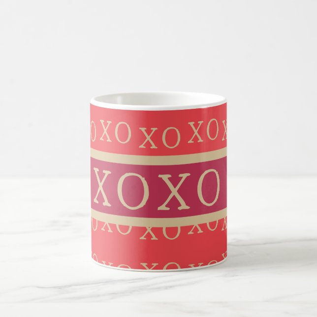 Caneca De Café XOXO | Tipografia Rosa Dourada Vermelha (Centro)