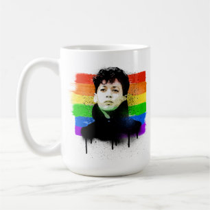 Caneca De Café Young Kamala Harris Grafite do Orgulho LGBTQ