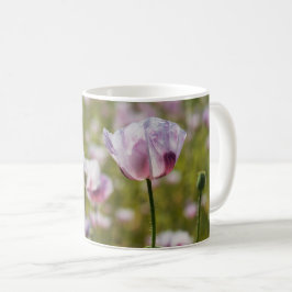 Caneca De Café Zomers veld met lila bloemen in bloei.