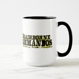 Caneca de canto do fulgor do amarelo do tiro