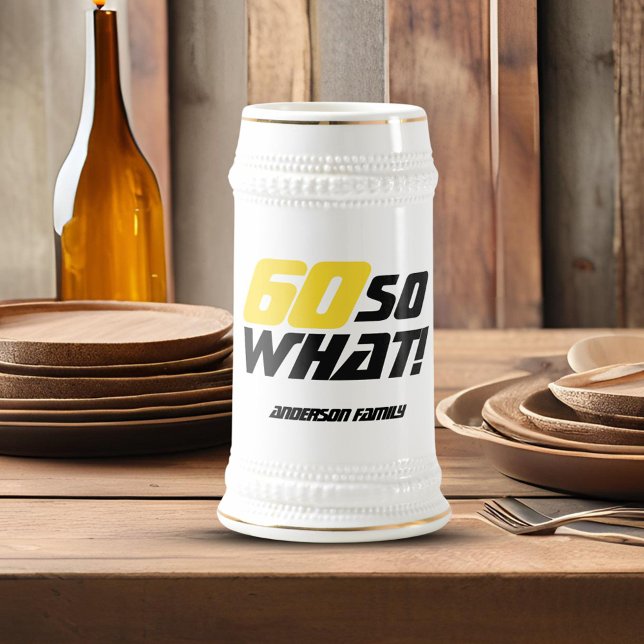 Caneca De Cerveja 60º aniversário Então que engraçado motivação pess (Criador carregado)