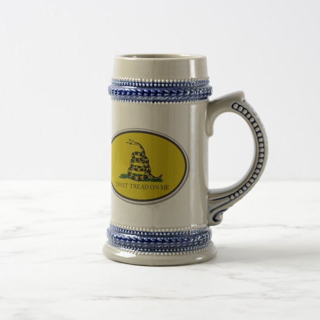 Caneca De Cerveja A bandeira de Gadsden não pisa em mim o design (Direita)