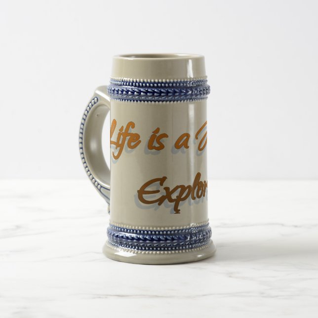 Caneca De Cerveja A Vida É Uma Viagem (Frente Esquerda)