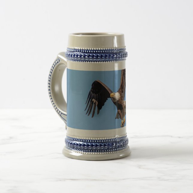 Caneca De Cerveja Águia Balda com um peixe (Frente Esquerda)