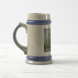 Caneca De Cerveja Arvore na praça