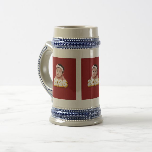 Caneca De Cerveja “Bem-vindo Bebê de 2026” (Frente Esquerda)