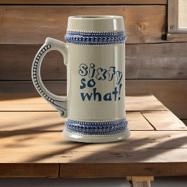 Caneca De Cerveja Citação Divertida Sessenta e Tanto para Aniversári