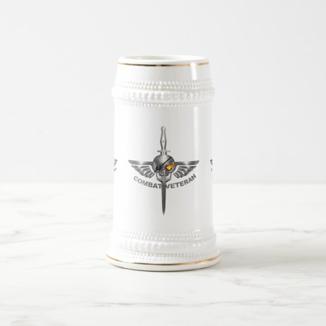 Caneca De Cerveja Combate o Crânio Assalariado Veterano com Dagger (Centro)