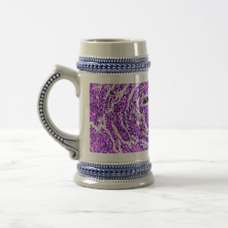 CANECA DE CERVEJA CRUZAMENTO A PRETO E A TINTA COM ANTECEDENTES