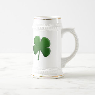 Caneca de cerveja da cerveja do trevo