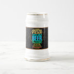 Caneca de cerveja de Cerveja do Despedida de Solte<br><div class="desc">Celebre sua ocasião especial com este legal tema cerveja design,  com legendas; Não tenha medo,  sua cerveja gelada está aqui. Seu texto editável: os nomes de seus convidados e; um brinde,  cortesia da sua noite de despedida de solteiro,  para o futuro Sr. & A Sra. Jones é facilmente personalizada.</div>