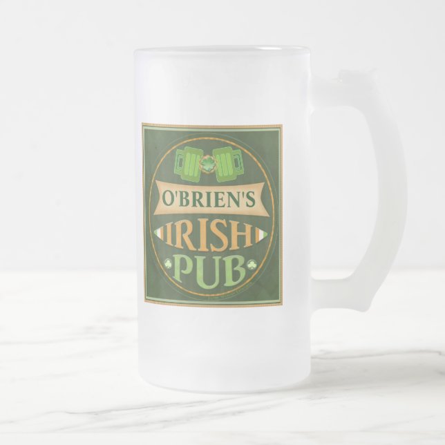 Caneca de cerveja do bar de St Patrick feito sob (Direita)