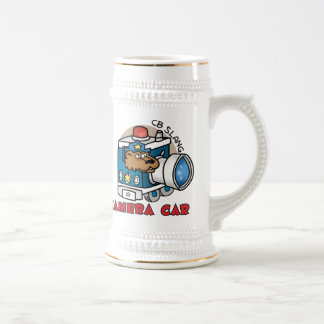 Caneca de cerveja do carro da câmera