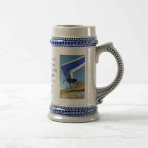Caneca de cerveja do deslizamento de cair