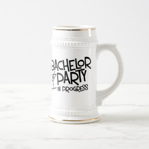 Caneca de cerveja em andamento da cerveja do