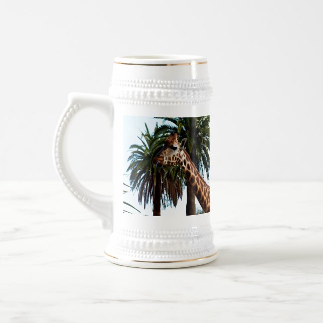 Caneca De Cerveja Engraçado Girafa Dando Um Framboesa, (Esquerda)