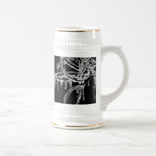 Caneca De Cerveja entre no inverno gelado