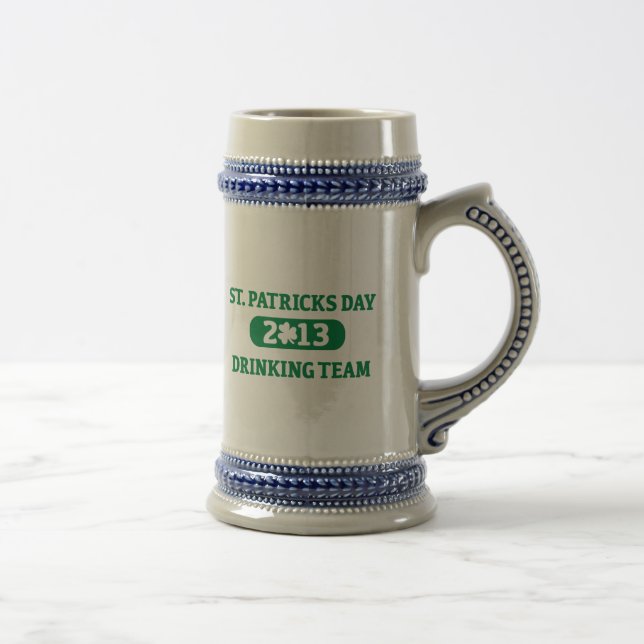 Caneca De Cerveja Equipe 2013 do bebendo do dia de St Patrick (Direita)