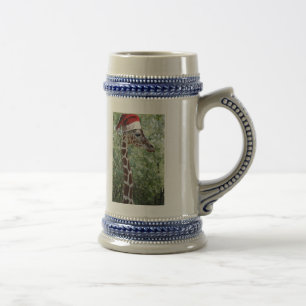 Caneca De Cerveja Girafa com um chapéu de Papai Noel sobre