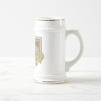 Caneca de cerveja irritada do cedro