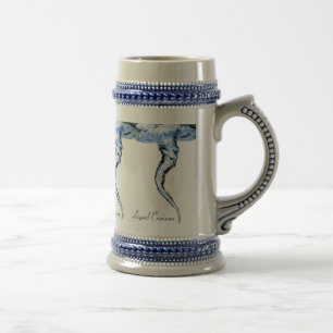 Caneca de cerveja líquida do funil do crânio