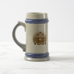 Caneca De Cerveja Macaco giro engraçado fazendo yoga. poses engraçad