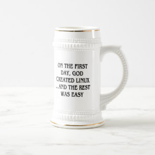 Caneca De Cerveja No primeiro dia, o deus criou Linux… e o resto