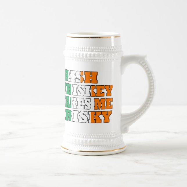Caneca De Cerveja O uísque irlandês me deixa frisada (Direita)