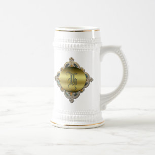 Caneca de cerveja ornamentado do monograma