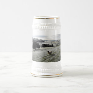 Caneca De Cerveja Ovelha num vale gelado